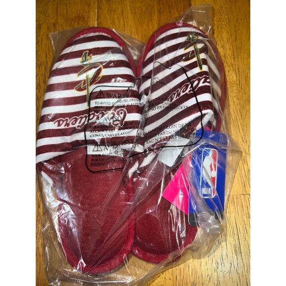 Cleveland Cavaliers Women's Scuff Slippers Size Large - Picture 3 of 3